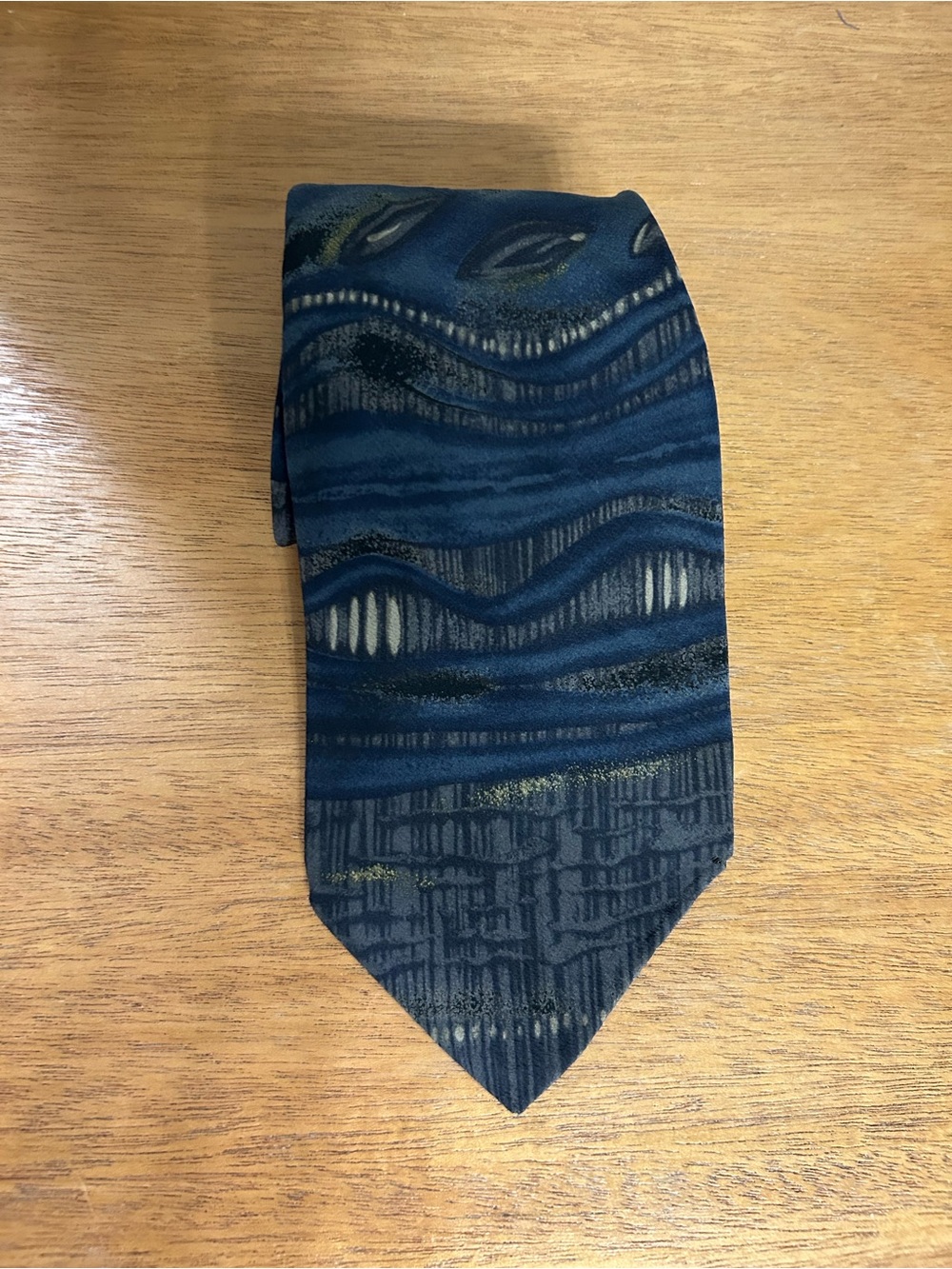 Men's Blue Patterned 100% Italian Silk Tie with Subtle Wave Motif